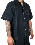BLACK SHIRT WHITE STITCHING