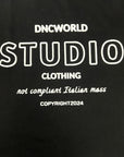 STUDIO DNC PRINT BLACK TEE
