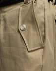 ARROW BELT BEIGE SHORTS