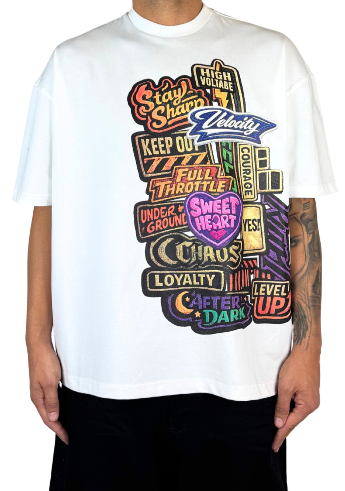 WHITE TEE MULTI-PATCH