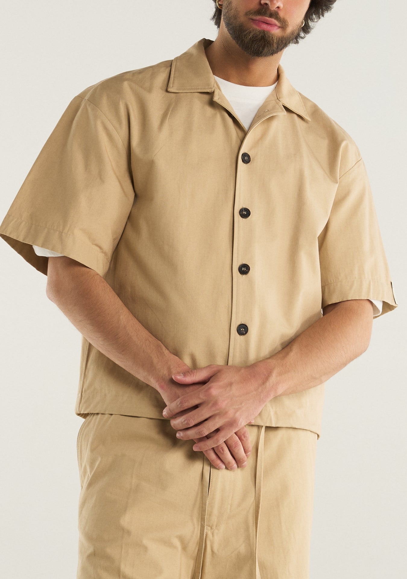 BEIGE CROPPED RIPSTOP SHIRT