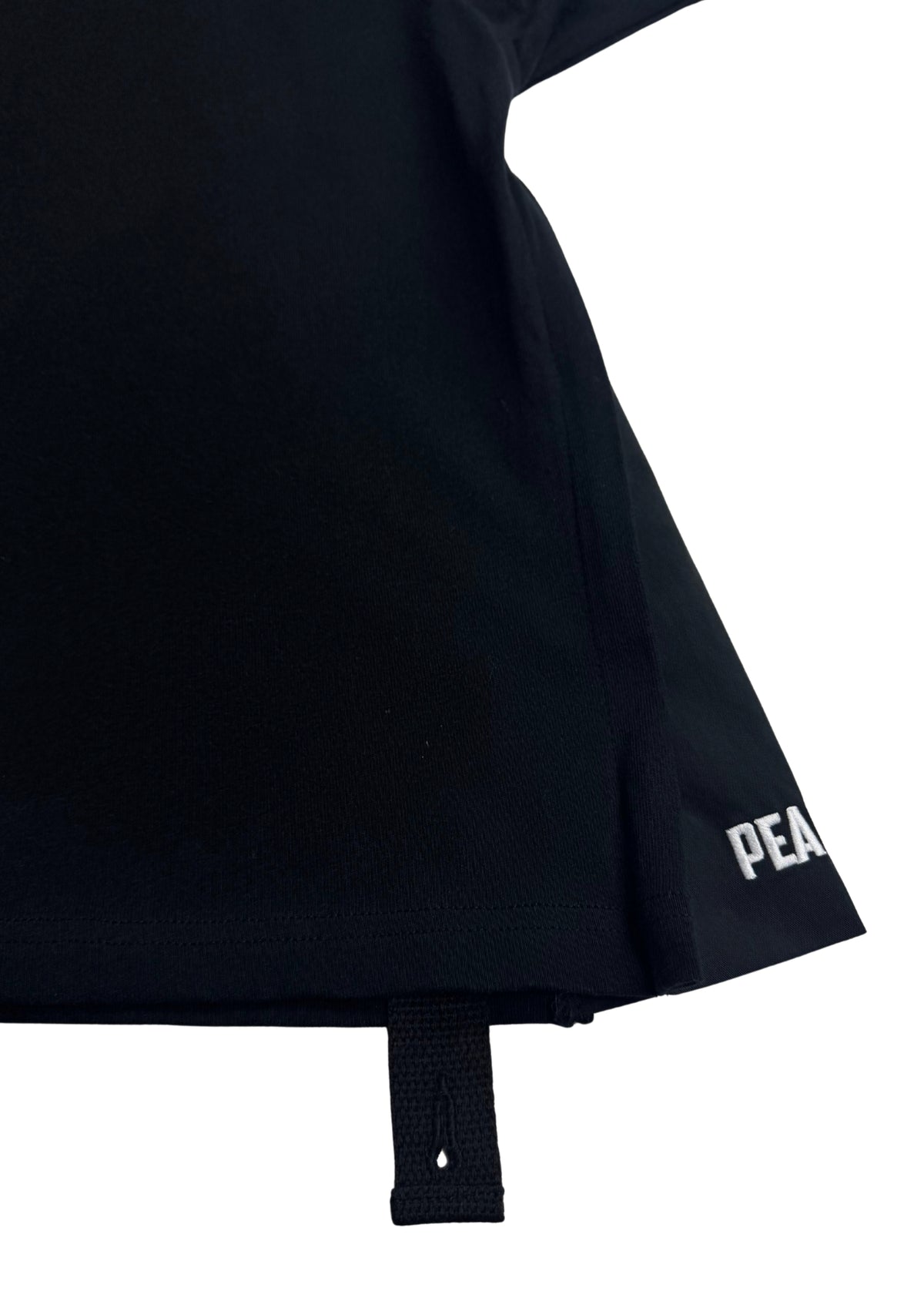 BLACK ZIPPED TEE