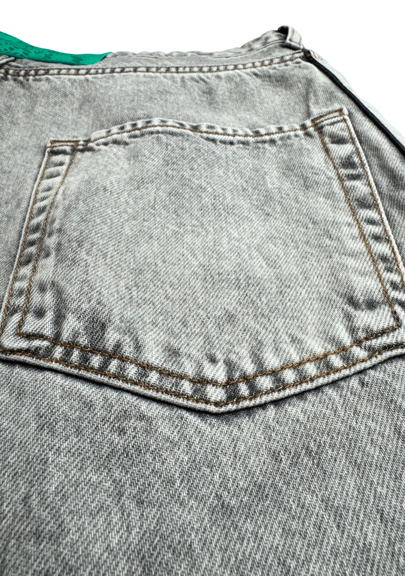 BASEBALL JERSEY GREY DENIM SHORTS