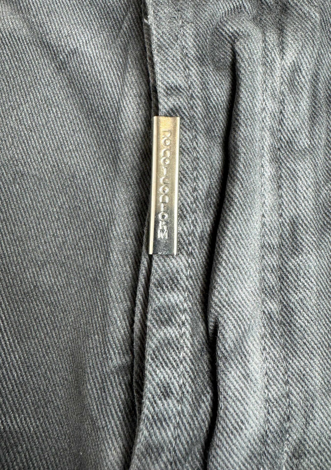 OVER SHORT GREY WAXED LEATHER