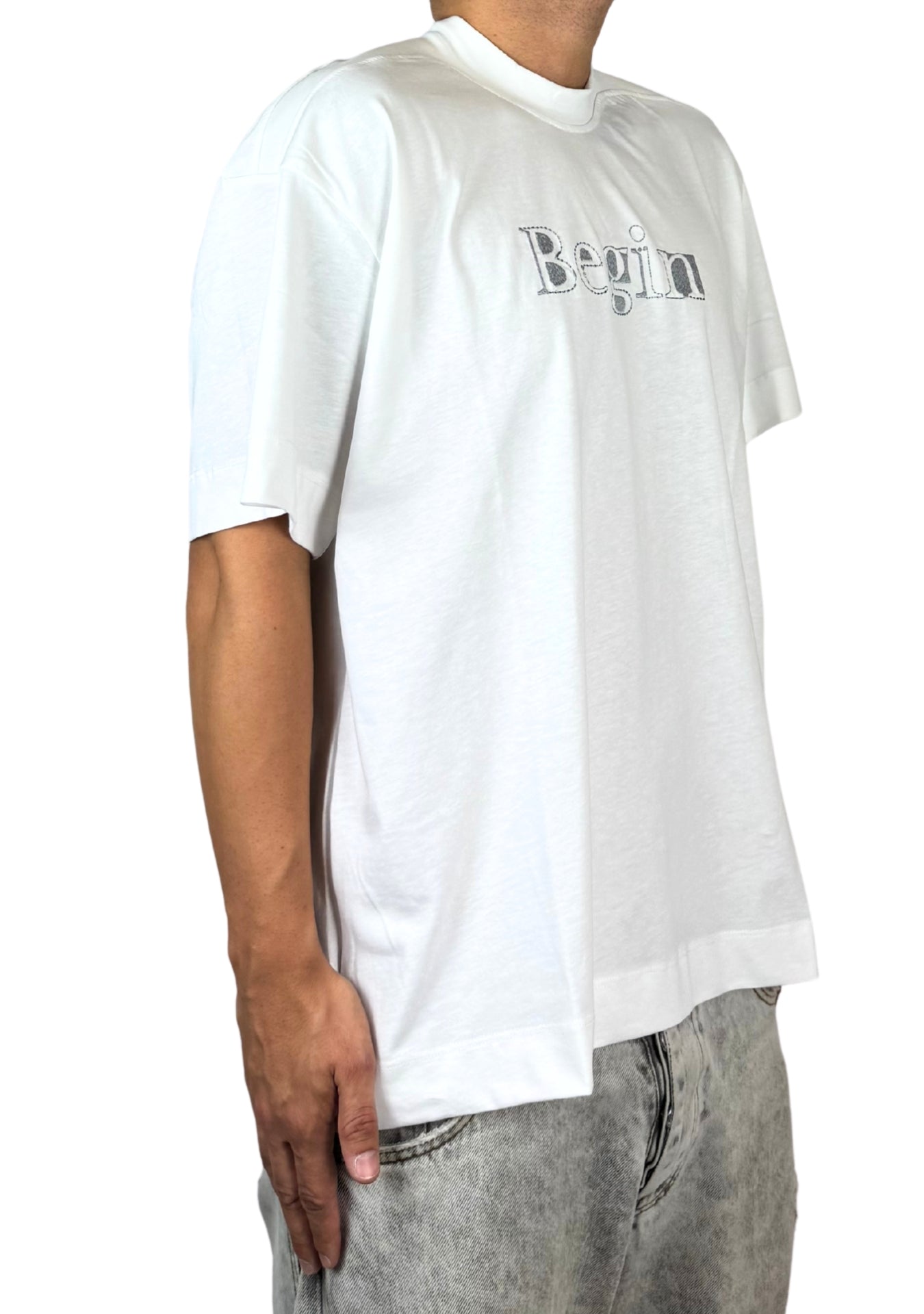 BEGIN WHITE TEE
