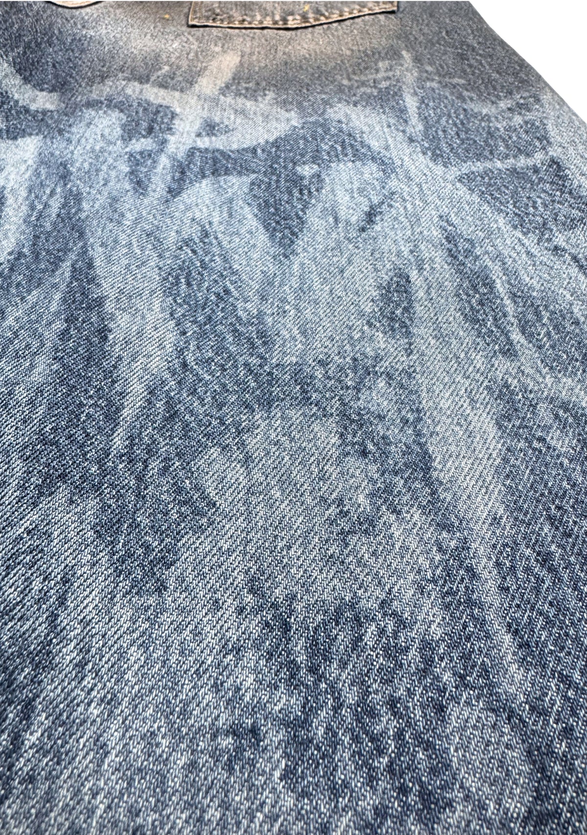 BROWN BAGGY PIGMENT - LASER MURALS