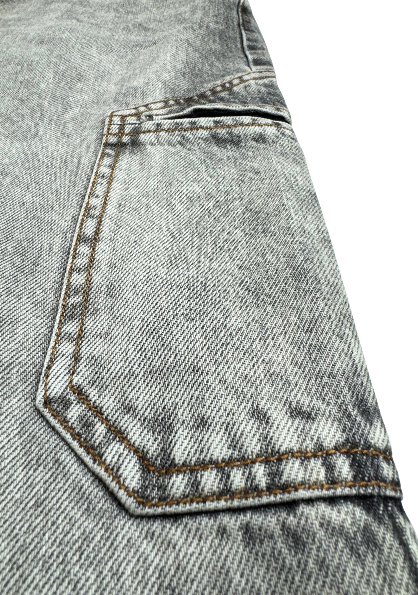 GREY LIGHT WASH CARGO BAGGY