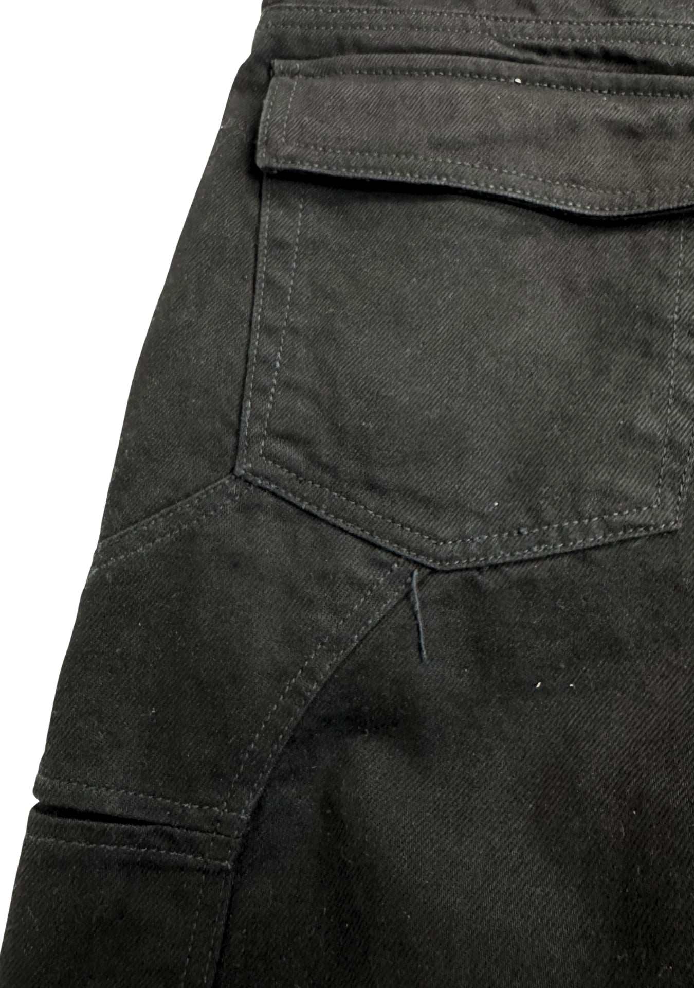 BLACK GAV CARGO