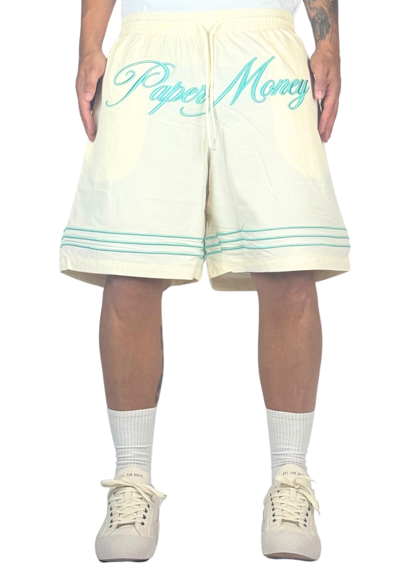 CREAM SCRIPT SHORTS