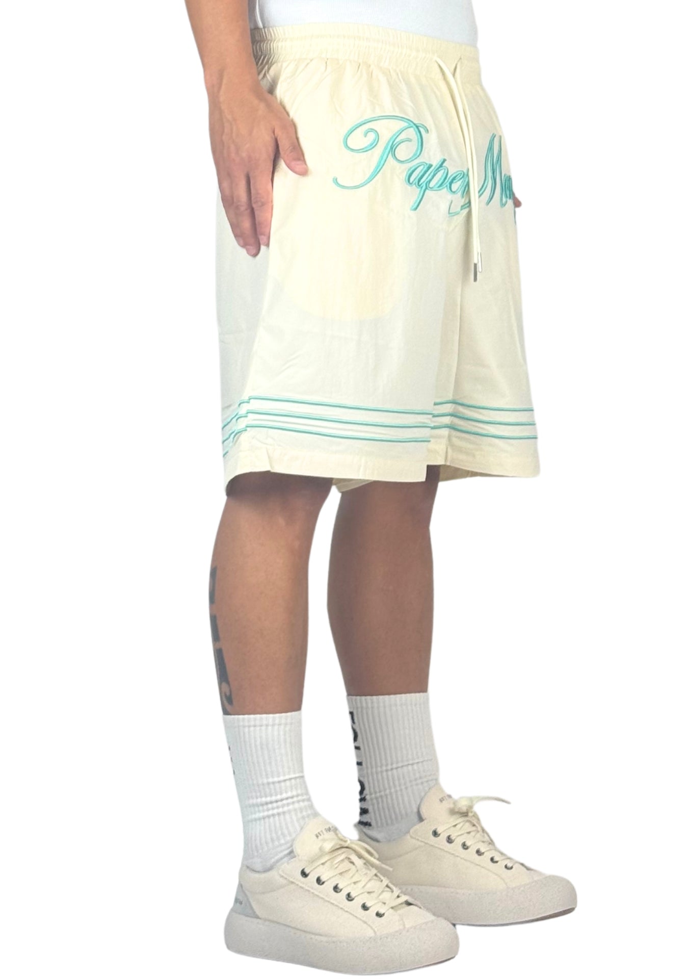 CREAM SCRIPT SHORTS