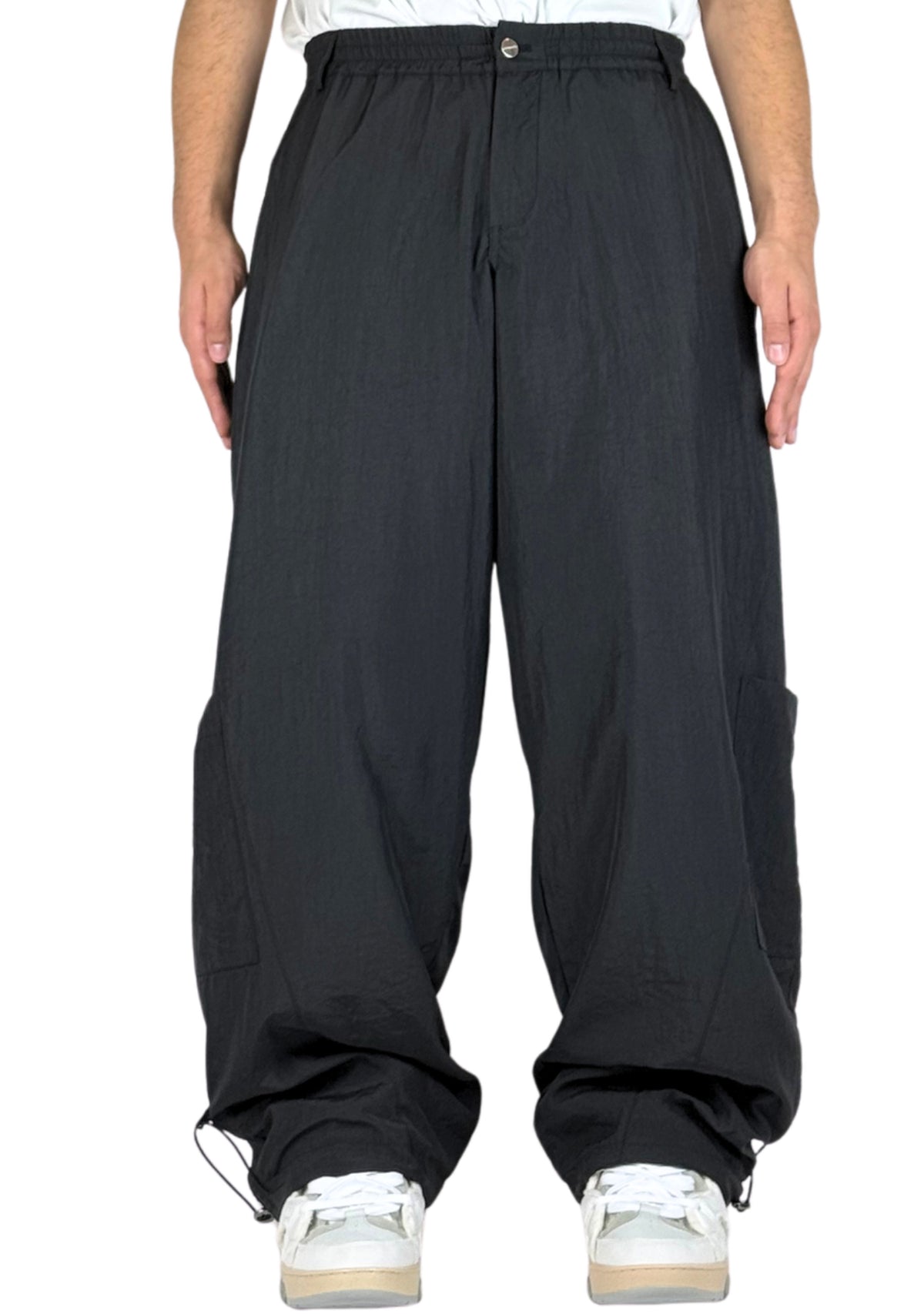 BLACK PARACHUTE PANTS