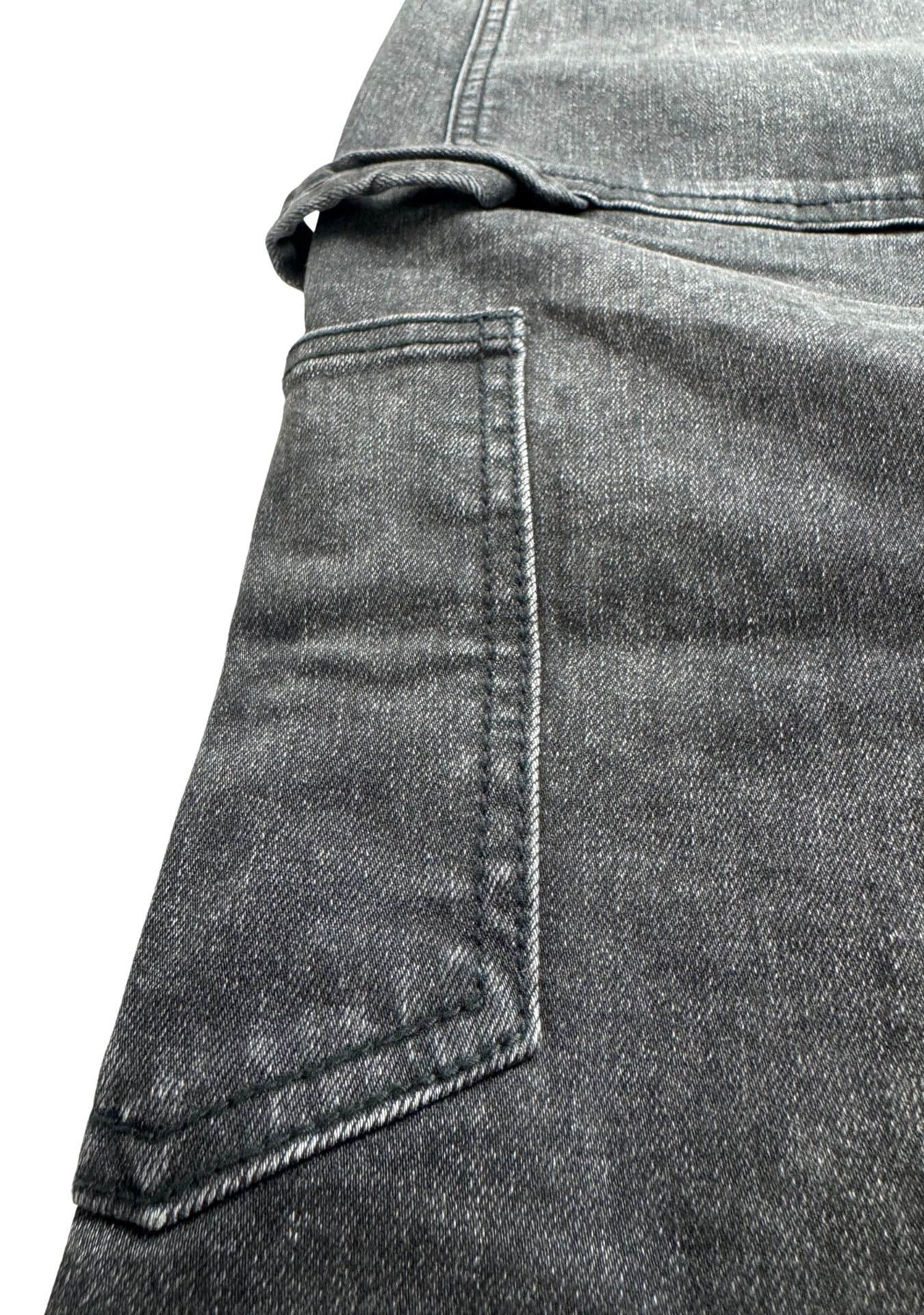 DIAMOND CARPENTER BLACK