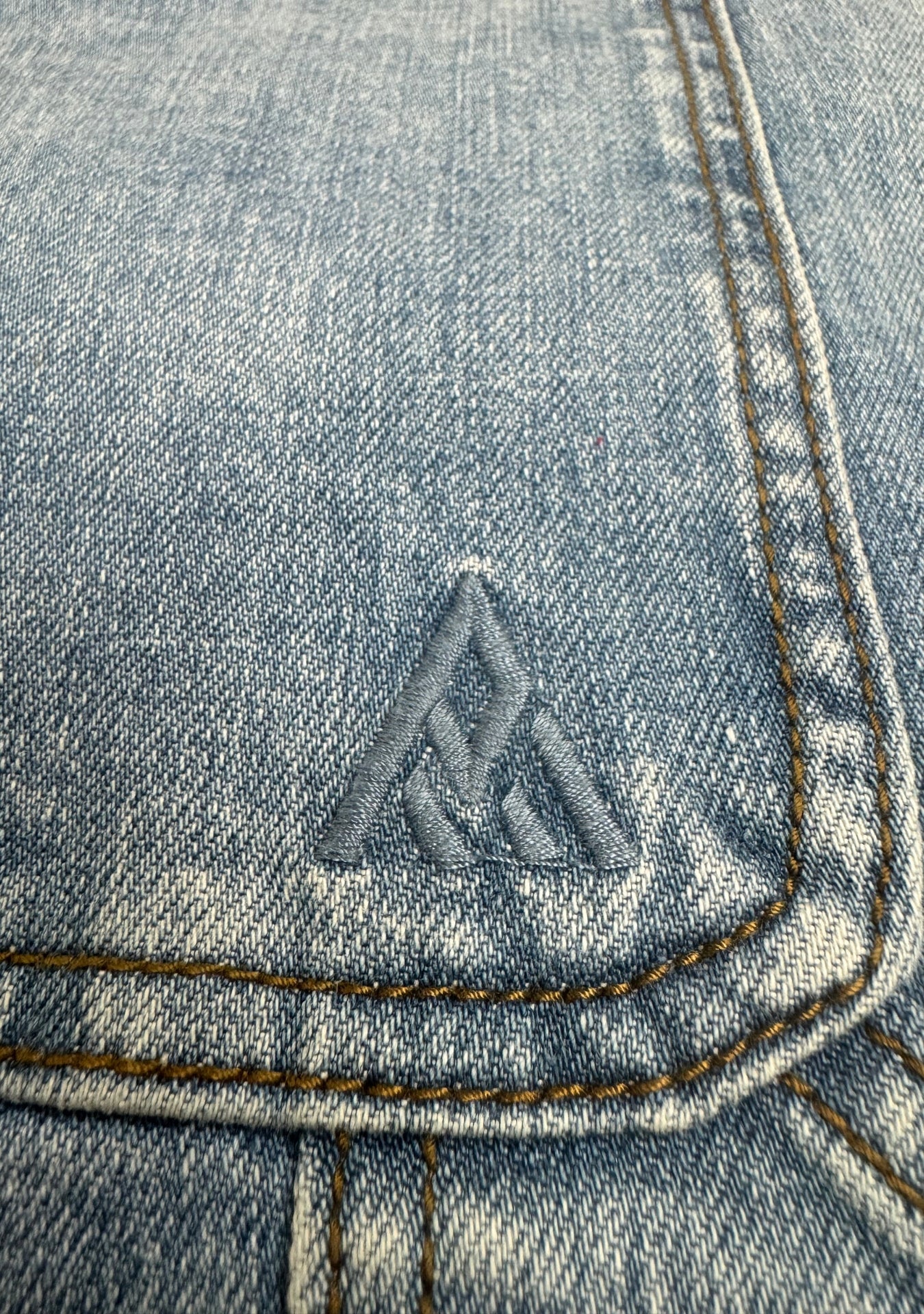 DIAMOND CARPENTER BLUE