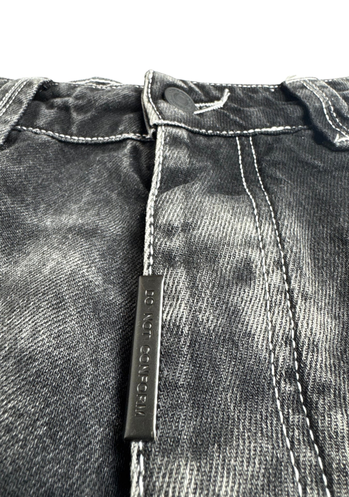 DARK GREY SHORTS KNEE PADS