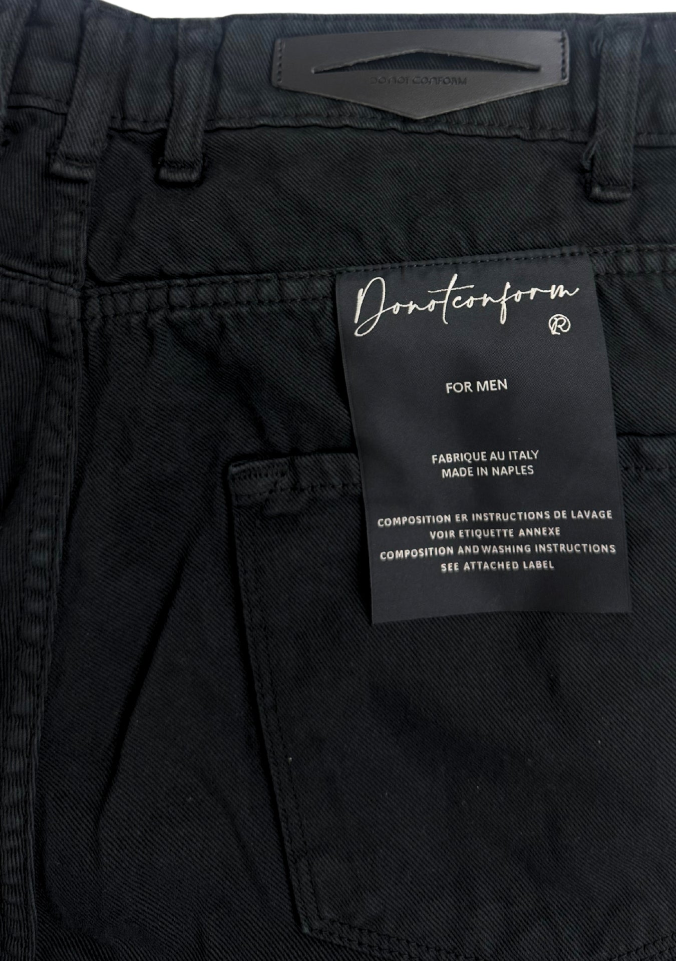STAR RIVETS BLACK SHORTS