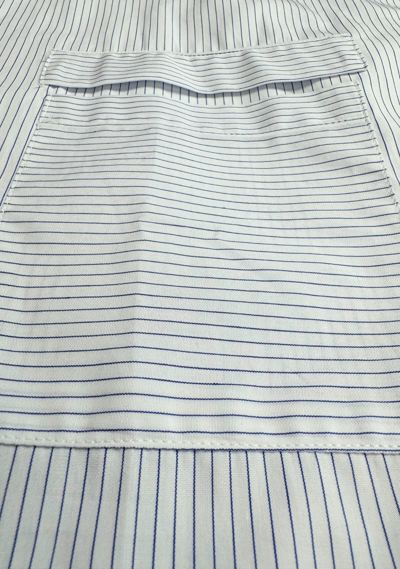 WHITE NECK PATCH SHIRT