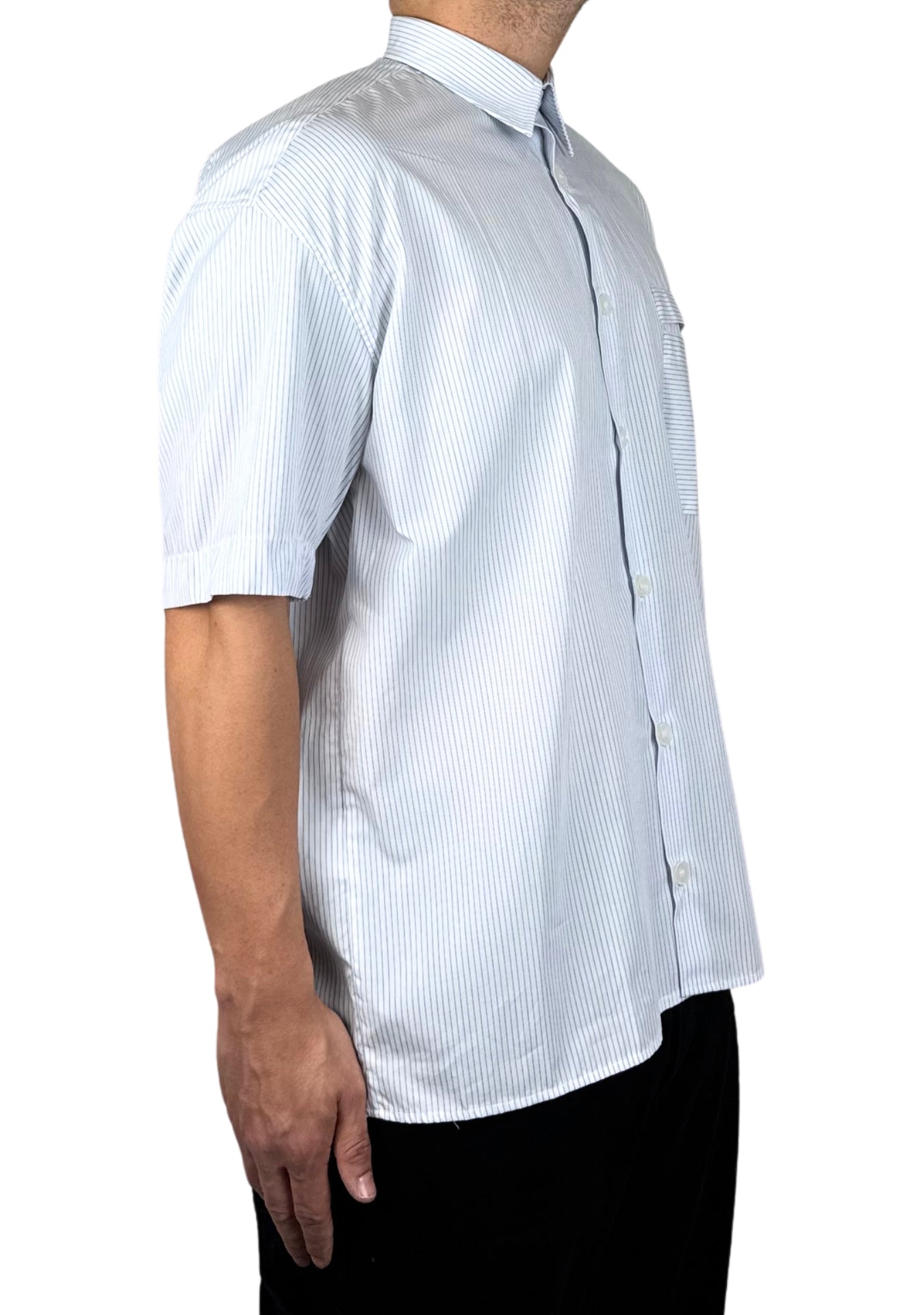 WHITE NECK PATCH SHIRT