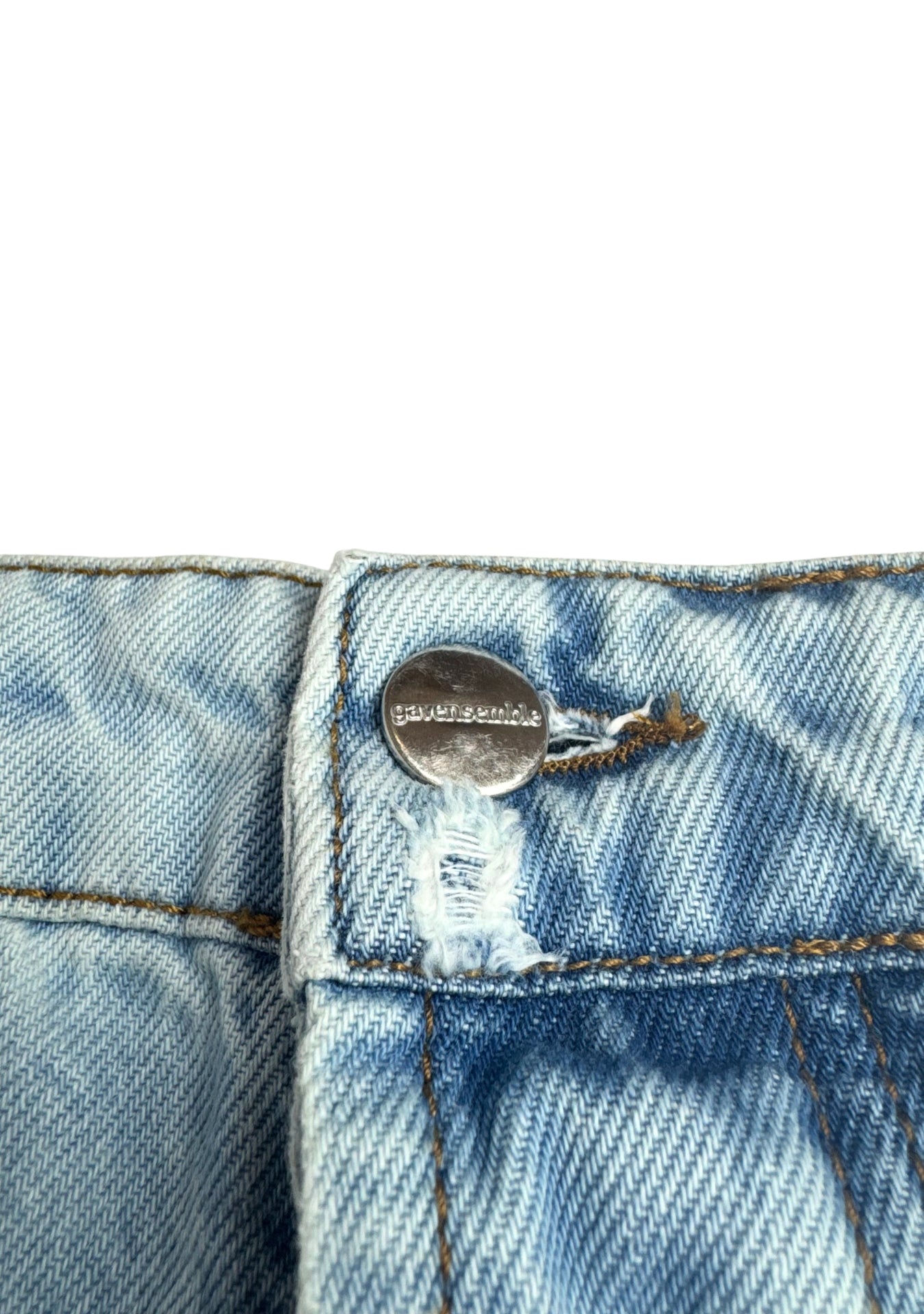 LIGHT WASH CARGO SHORTS
