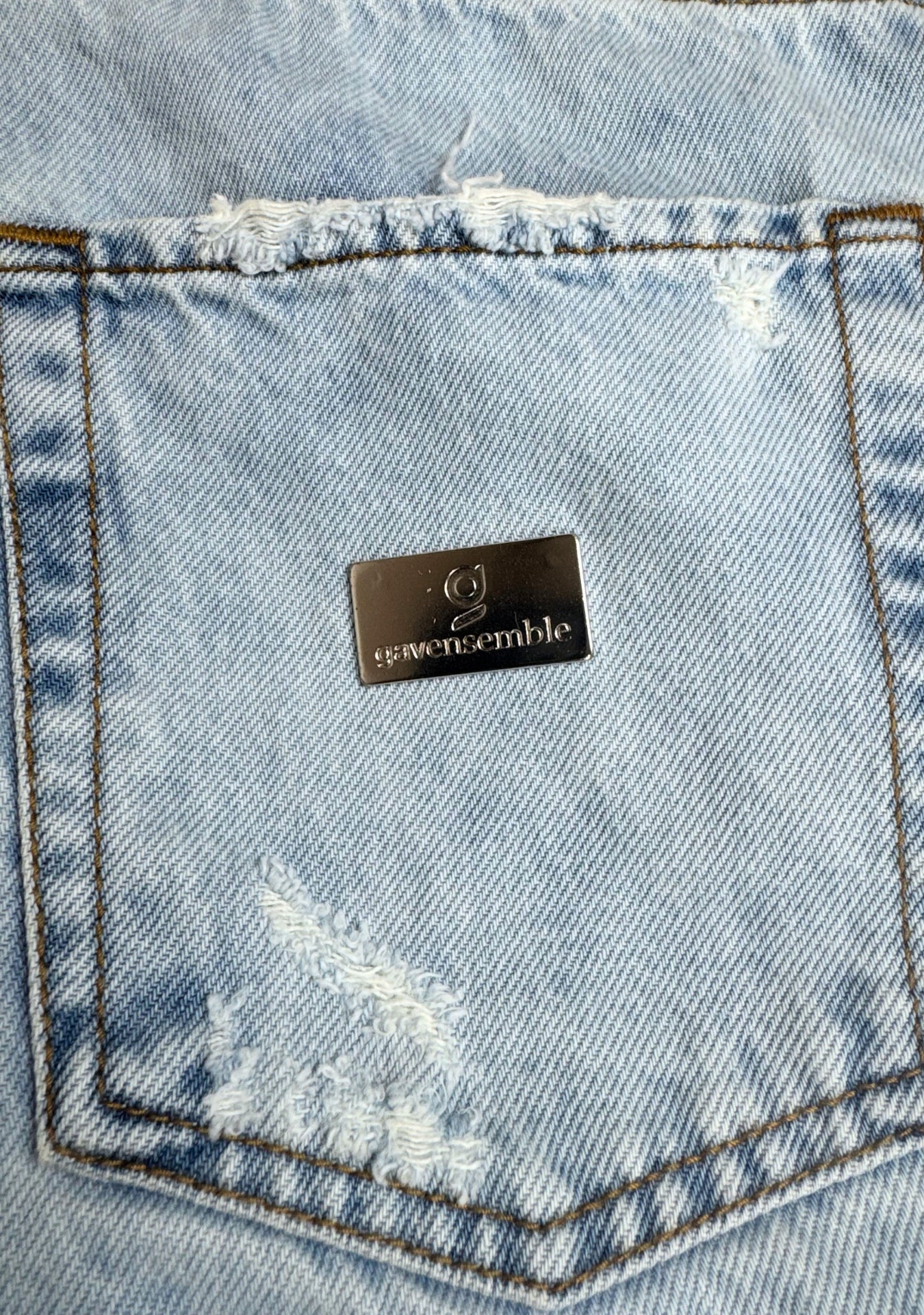 LIGHT WASH CARGO SHORTS
