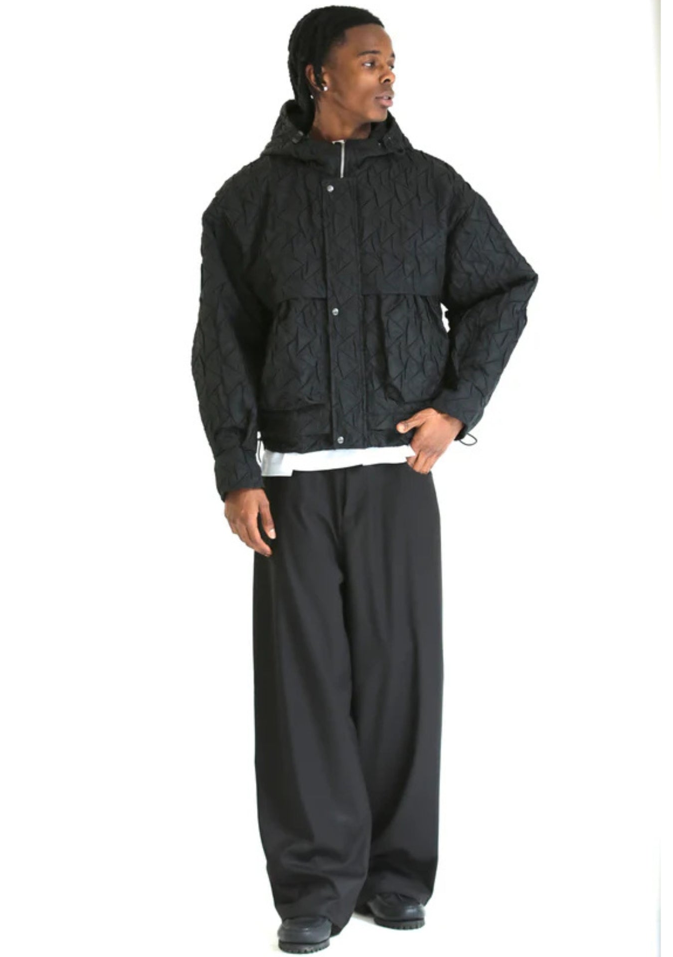 BLACK CROPPED QUILTED BOMBER