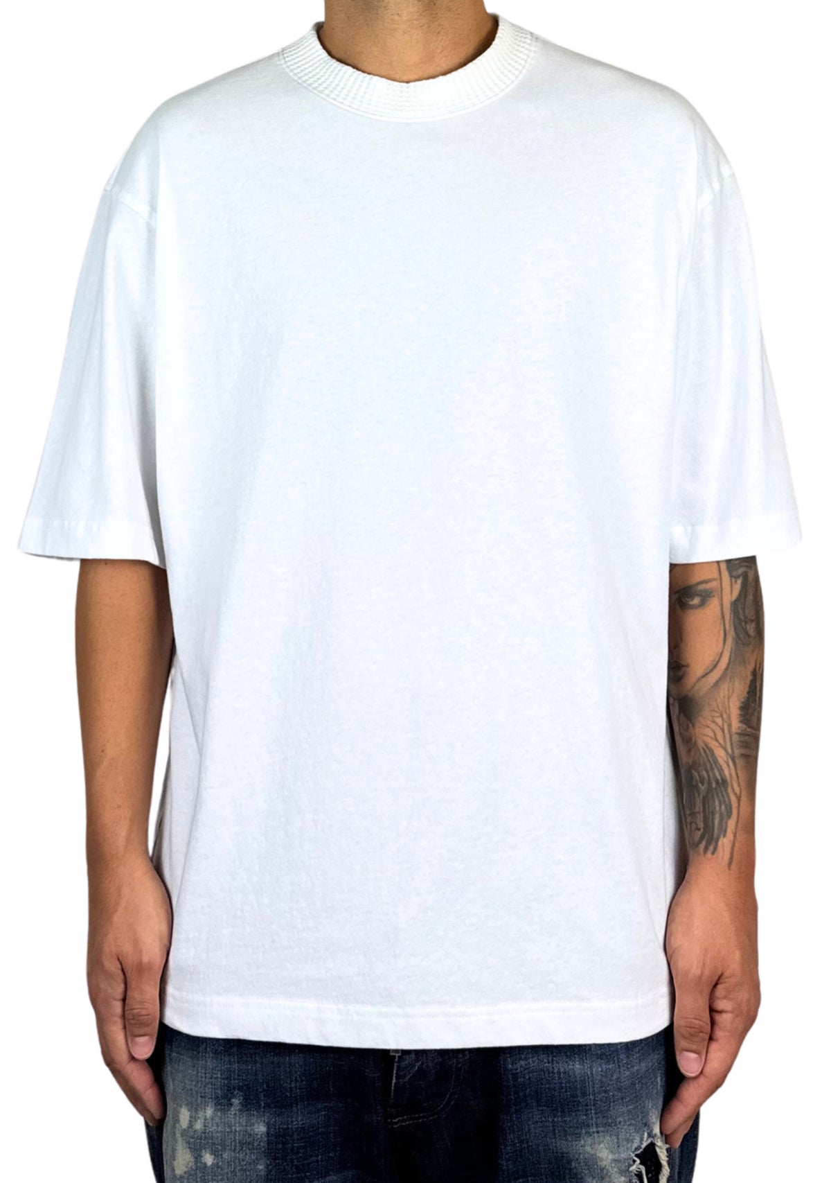 WHITE ZIPPED TEE