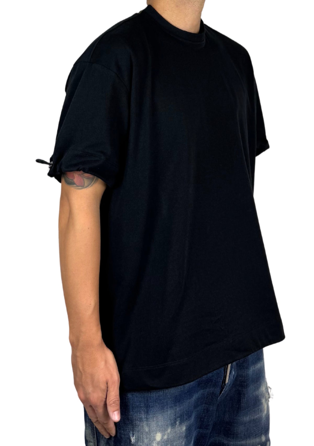 BLACK ESSENTIAL LABEL TEE